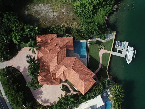 2nd image of 1461 John Ringling Pkwy