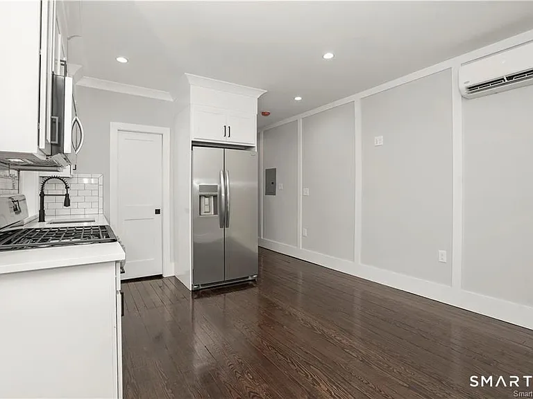 174 Coram Ave #2B — Photo 5