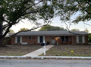 1605 Timberline Dr, Benbrook, TX 76126