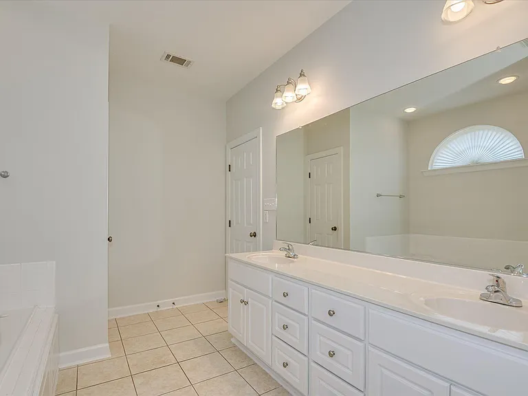 158 Kenilworth Dr — Photo 29