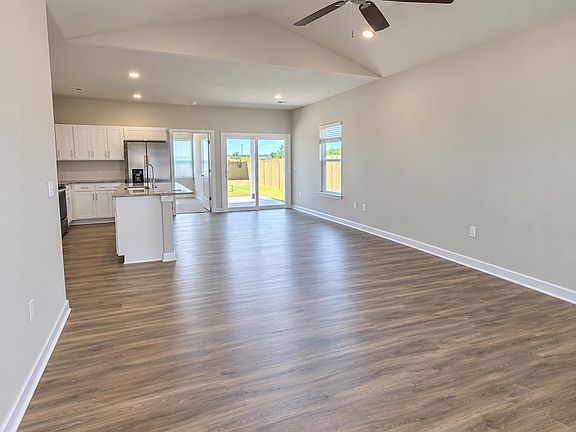 2nd image of 904 N Forestview Ct