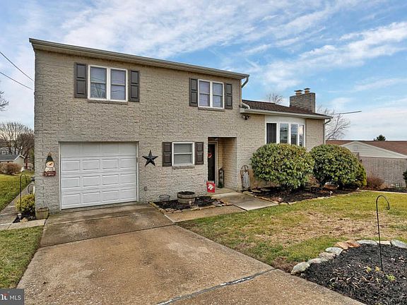 2nd image of 609 Colonial Dr