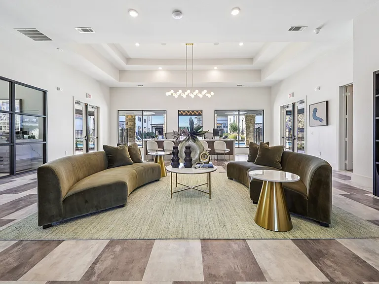 Vine + Vail Townhomes and Apartments — Photo 41