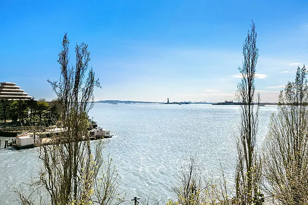 Rented by Compass | media 7