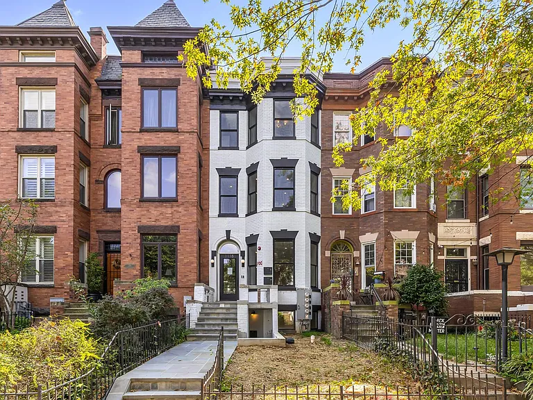 1118 Lamont St NW #1 — Photo 2