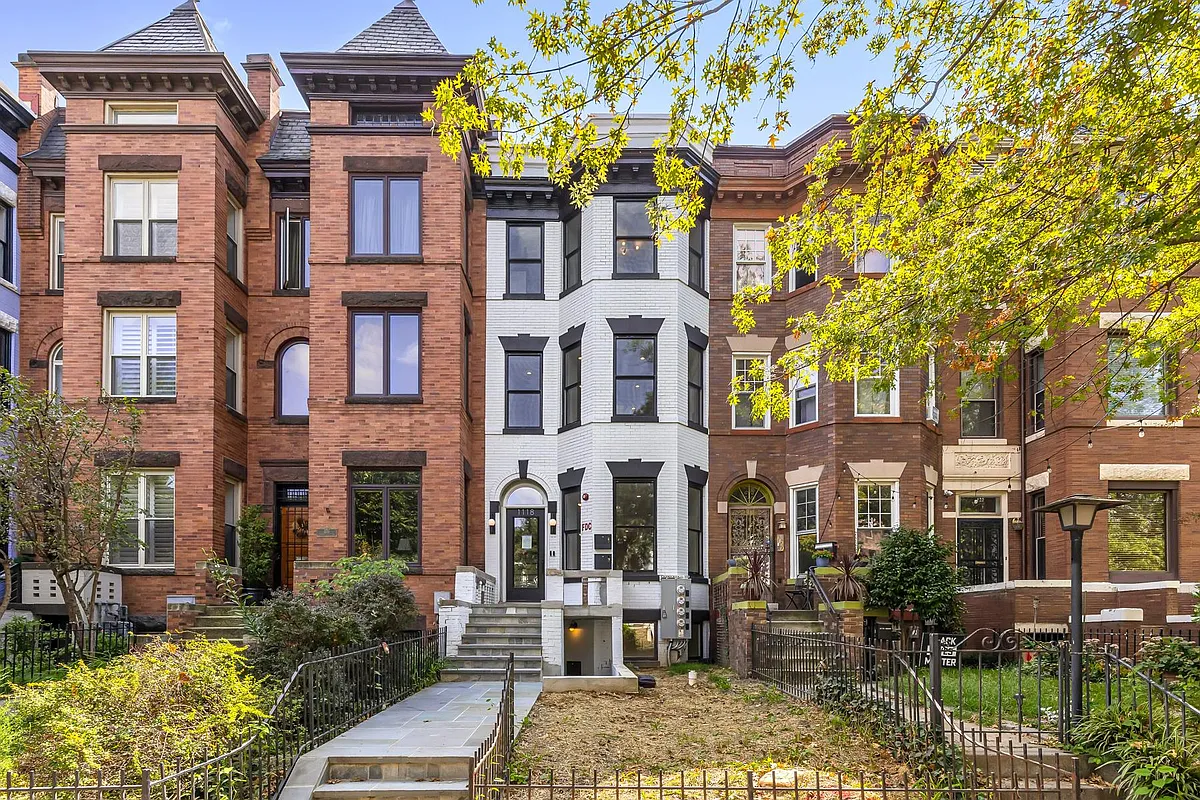 Building Photo - 1118 Lamont St NW #1