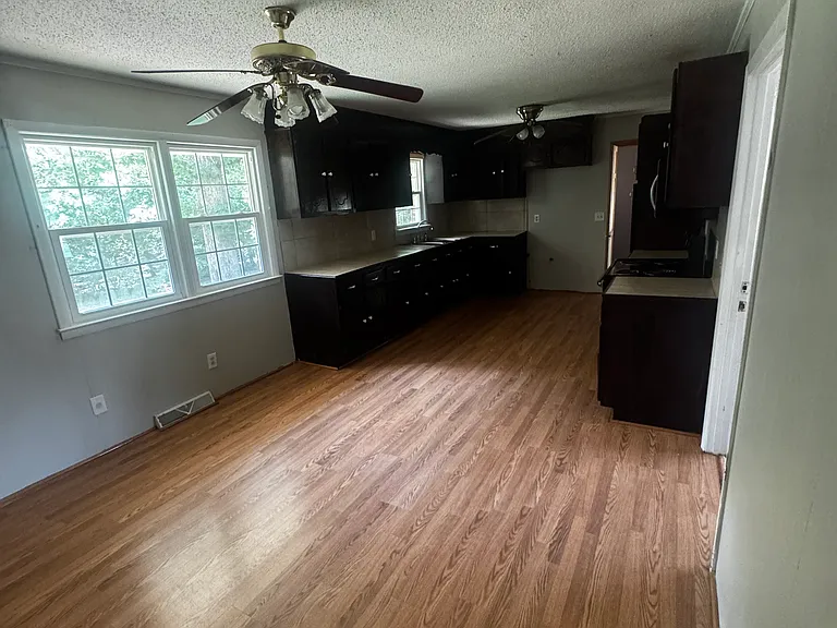 245 Springdale Hghts Rd — Photo 6