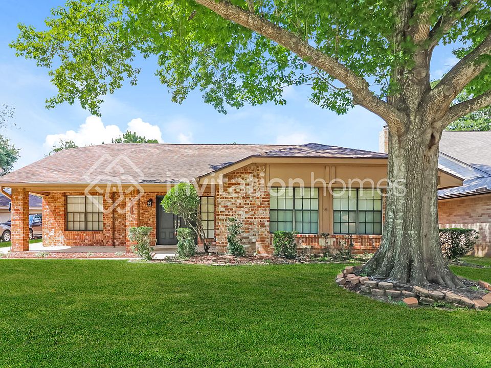 1st image of 15522 Four Leaf Dr