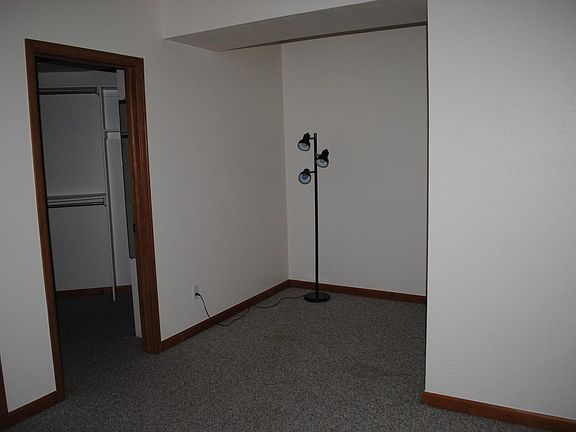 Bedroom/Walk-In Closet