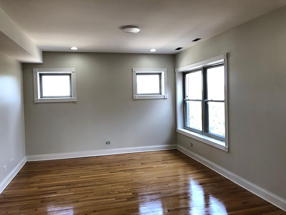 1st image of 7226 N Rogers Ave APT 8