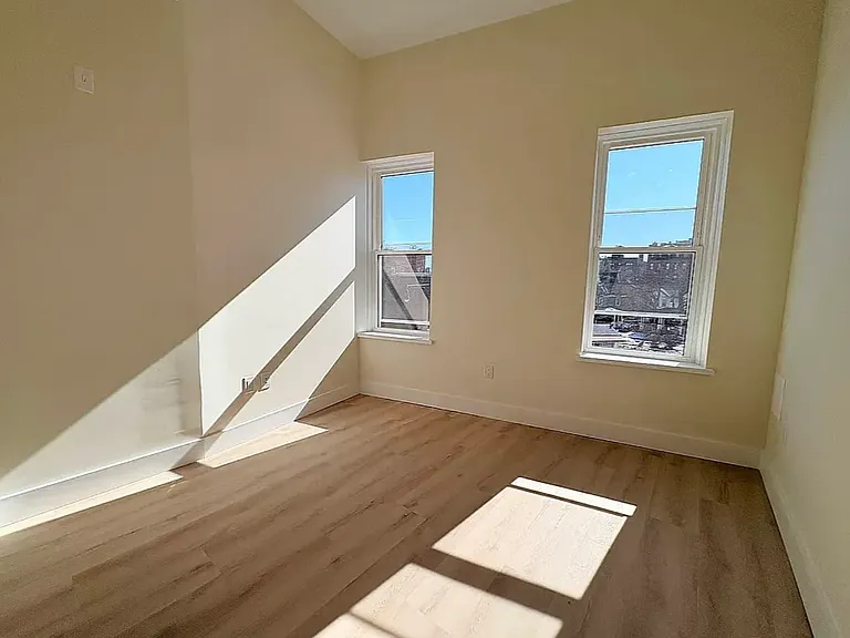 70 E 10th St #3F — Photo 2