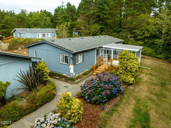8987 NW Kinglet St, Seal Rock, OR 97376