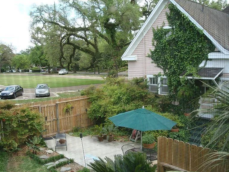 1566 Dauphin St — Photo 24