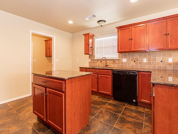 4th image of 3607 Bismarck Ave