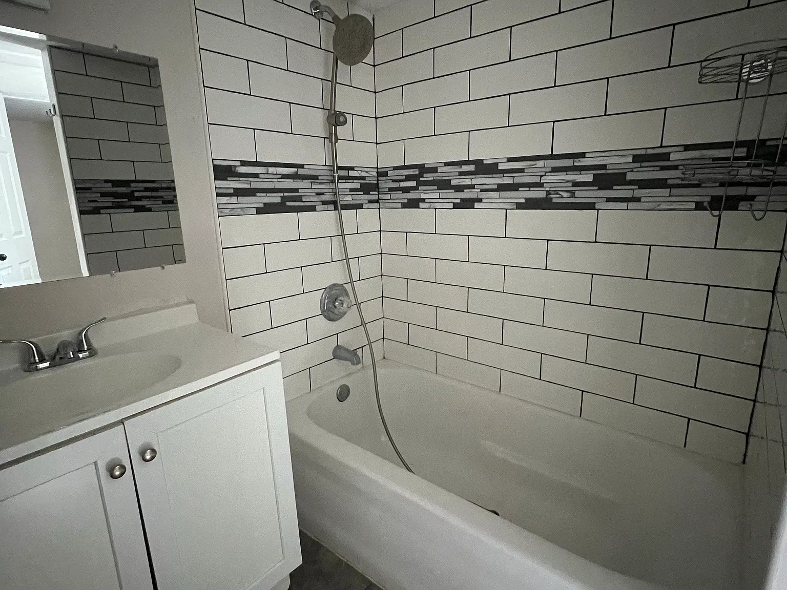 4 3721 Lasalle St APT C — Photo 4