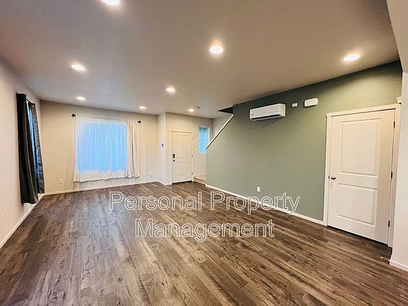 3rd image of 2037 NE Four Seasons Ln
