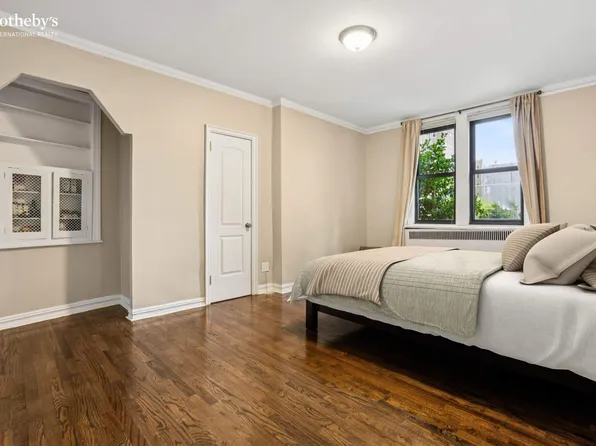 350 Cabrini Boulevard image 5 of 12