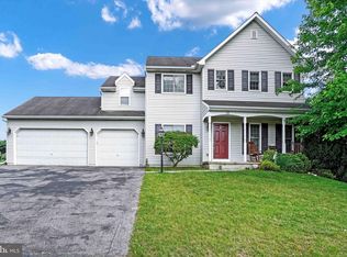 22 Stonewood Dr, York, PA 17407