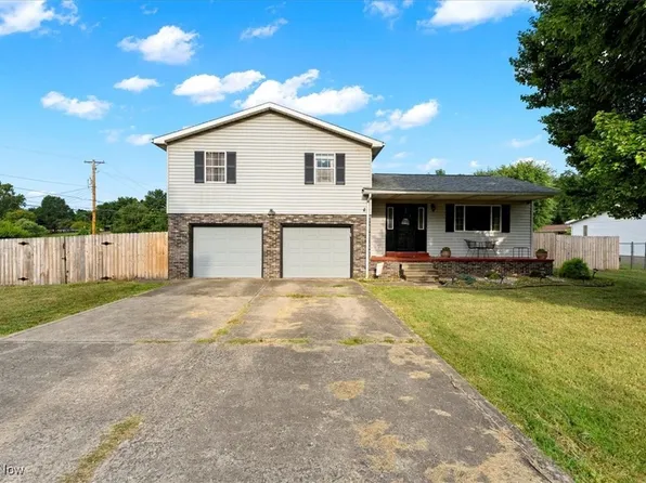 801 Barclay St, Belpre, OH 45714