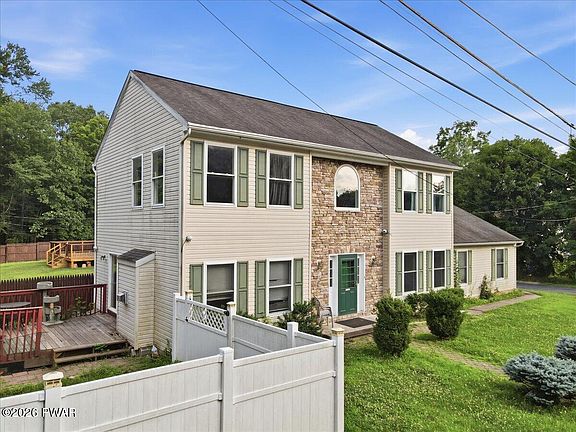 2nd image of 3435 Poplar St