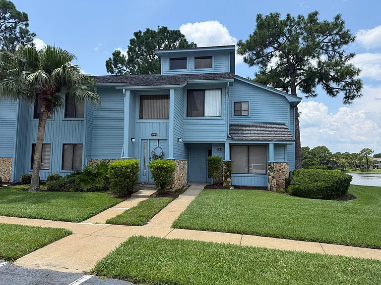 109 Blue Heron Dr — Photo 1