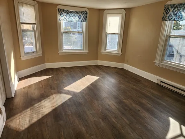 21 Highland St APT 11, Brockton, MA 02301