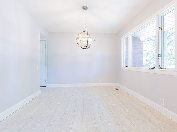 4th image of 3805 Hambletonian Dr