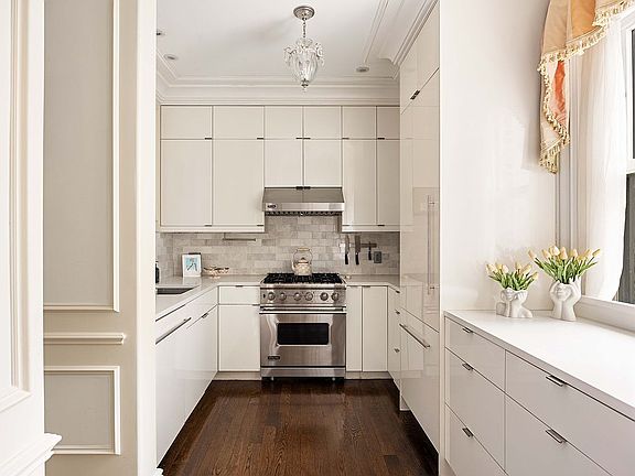 4th image of 205 W 57th St APT 10DC