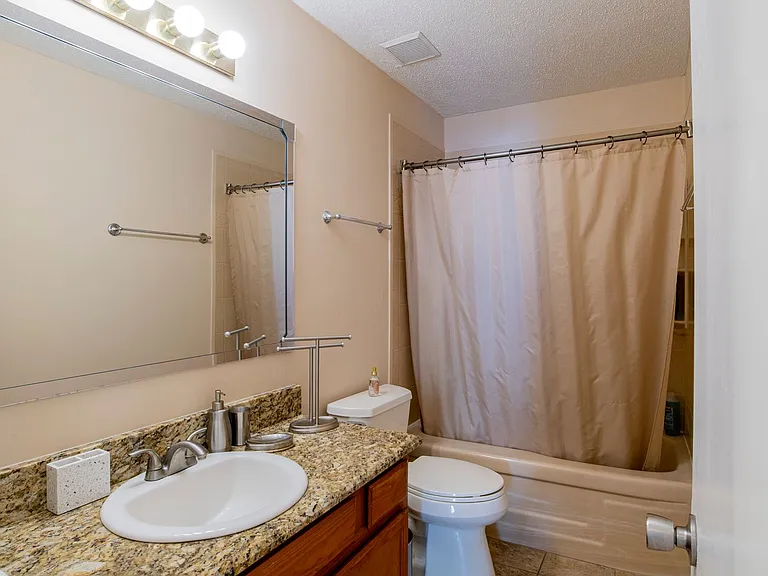 7171 N 9th Ave #D6 — Photo 19