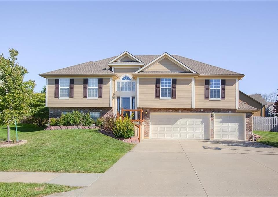 1st image of 1303 SE Dalton Dr