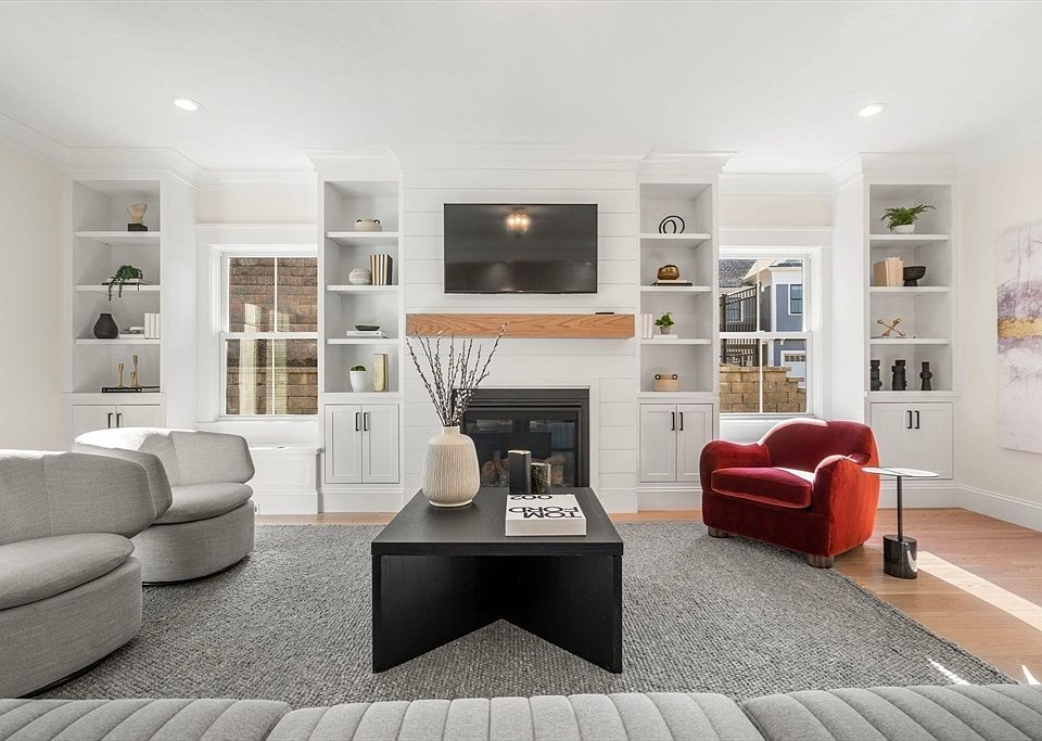 1st image of 22 Granville Ln #22