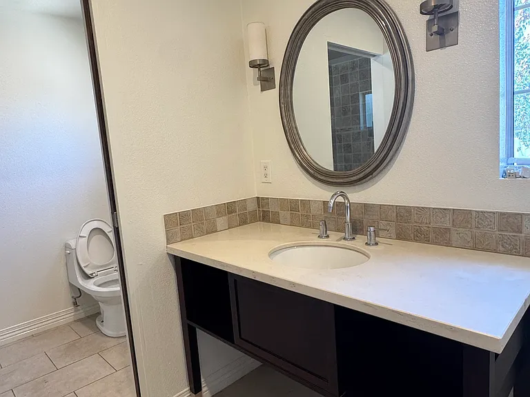 5766 Newcastle Ave — Photo 35