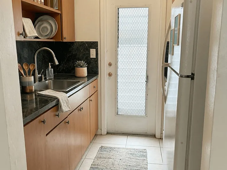 934 Meridian Ave — Photo 3