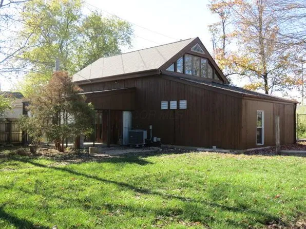 11 Plumb St, Lockbourne, OH 43137