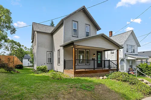 44 Grove St NE Photo 1