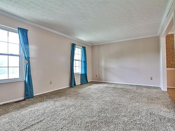 4th image of 5597 Red Oak Ct