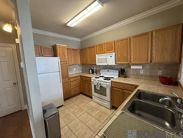 4625 Burbank Dr #603 — Photo 5