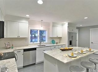 25 Fern Ave, Amesbury, MA 01913