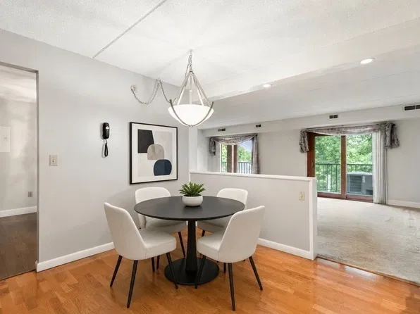 148 Marble St APT 404, Stoneham, MA 02180