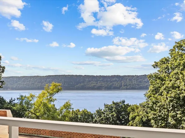 2575 Palisade Avenue image 24 of 30