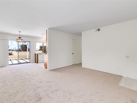 5th image of 12662 Thomas Ct