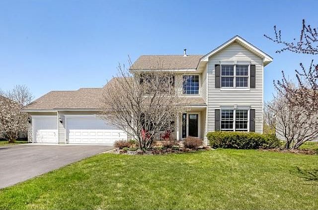 Welcome to 13825 Fernando Avenue in Apple Valley. This 4 bedroom, 4 bath home will impress your frie