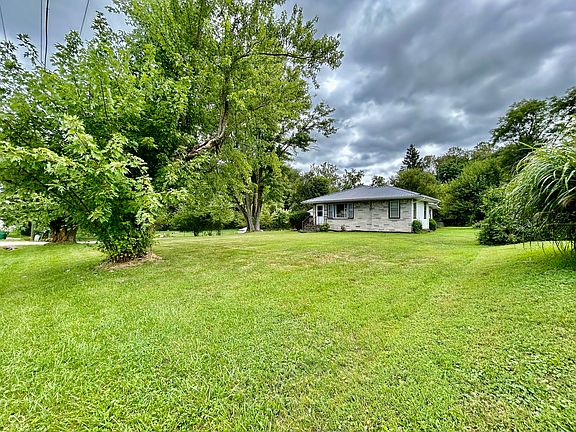 3rd image of 2636 E County Road 1000 S