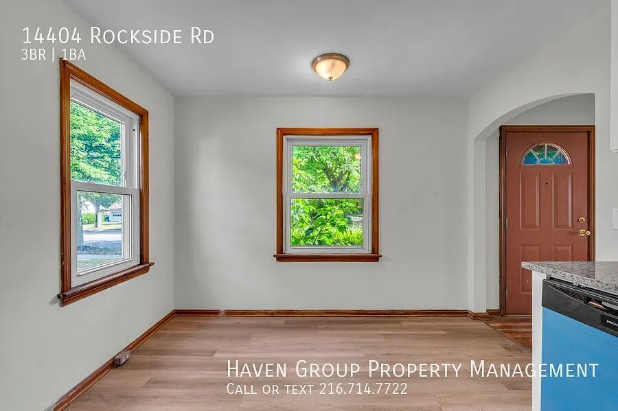 14404 Rockside Rd, Maple Heights, OH 44137- Spacious 3-bed 1-bath single-family home! — Photo 4