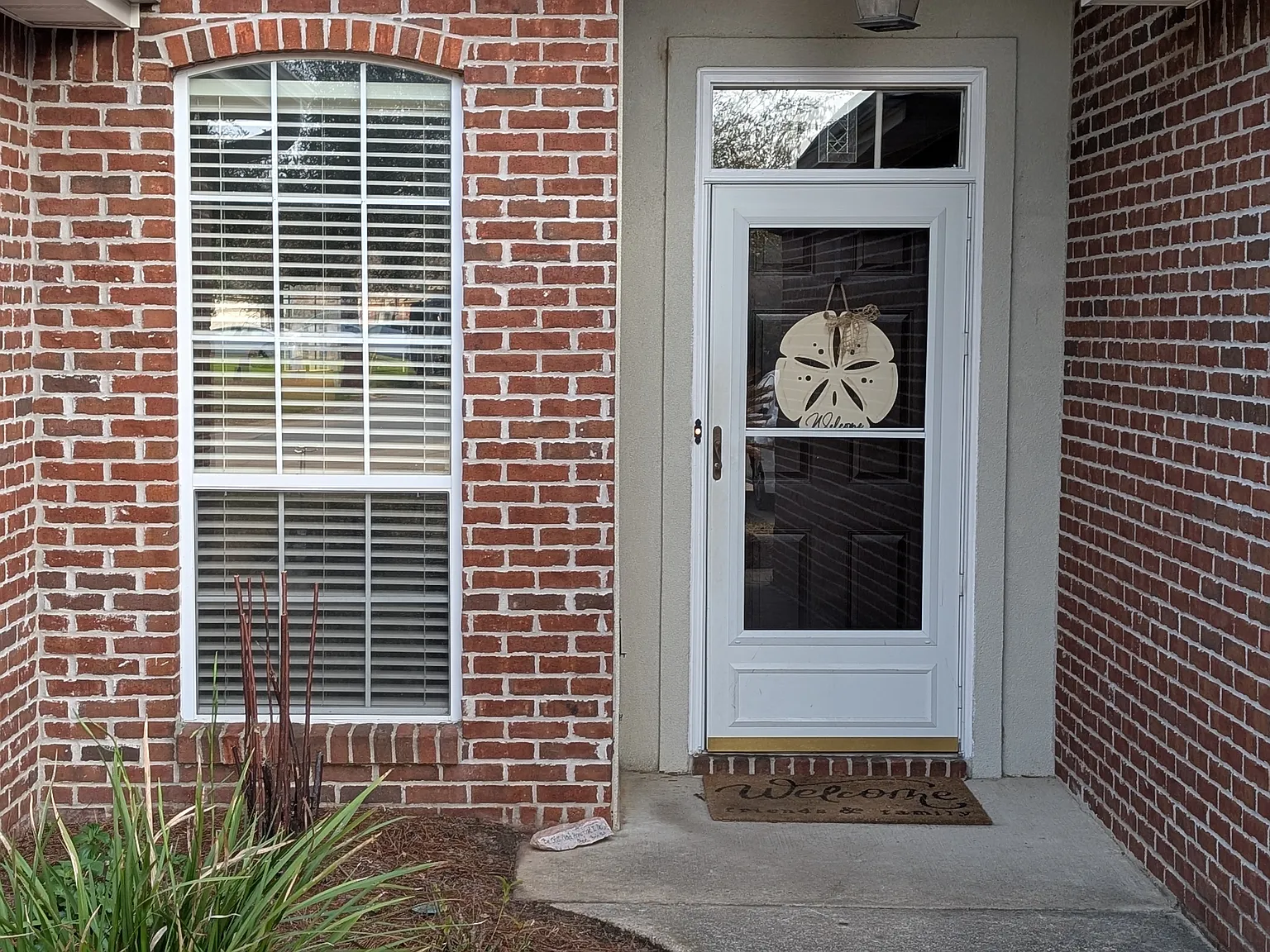 4 bed, 2008 sqft, $2,100 — Photo 2