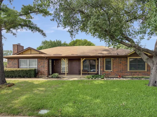 518 Augustine Dr, Euless, TX 76039
