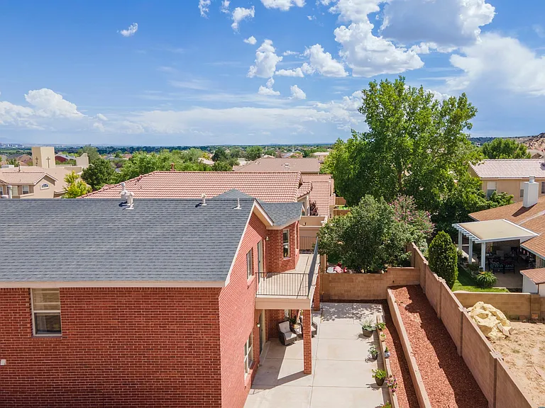 9223 Drolet Dr NW — Photo 32
