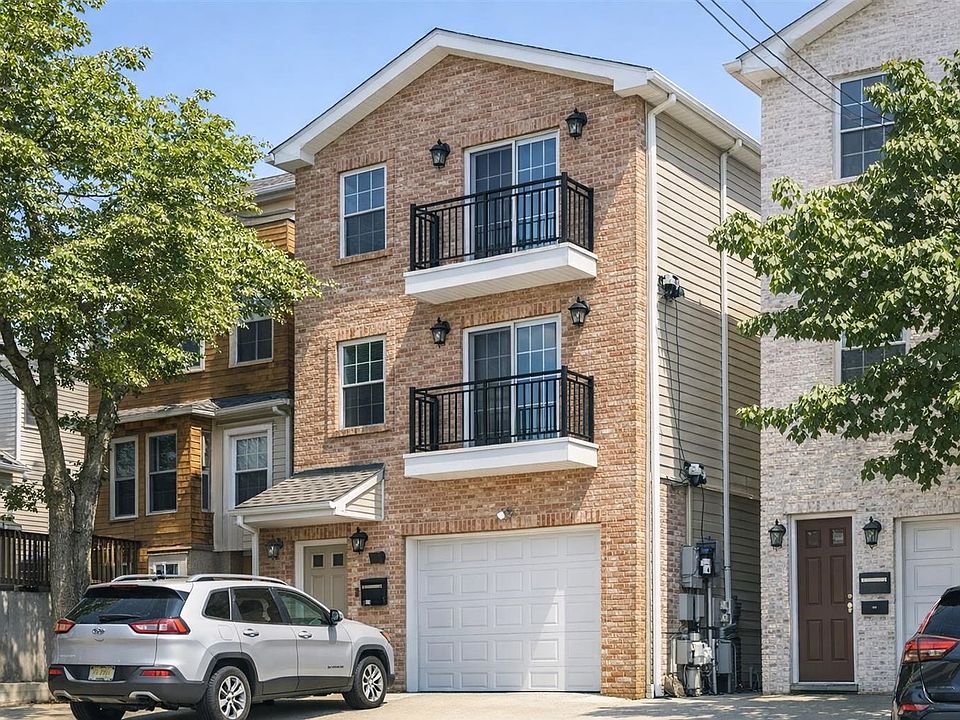 1st image of 302 Terrace Ave #7