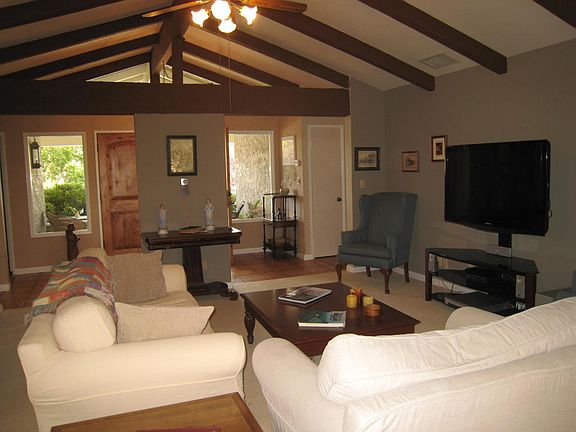 2nd image of 521 Calor Dr