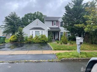 19 Woodbury Rd, Edison, NJ 08820